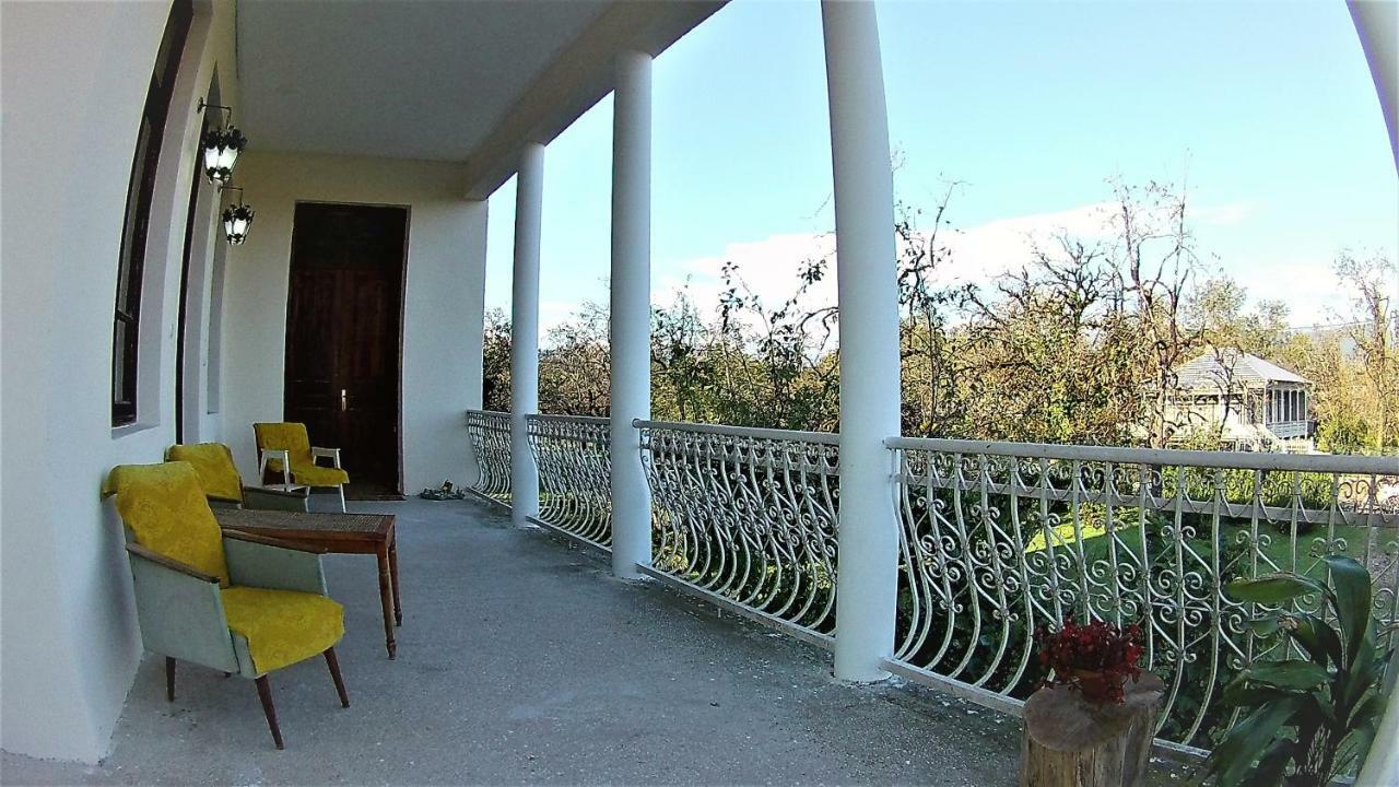 Surmava Palace Martvili Luaran gambar